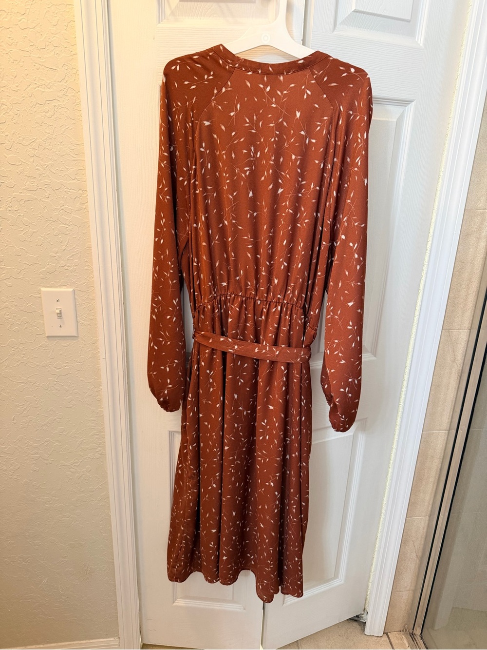 Ava & Viv Flowy Dress - Picture 2 of 3